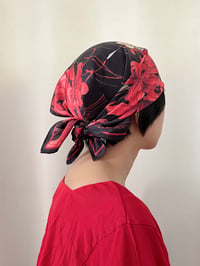 Image 4 of Lycoris Radiata Scarf [Pre-Order]