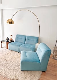 Image 3 of SET DE TRES SILLONES AZULES, AÑOS 80