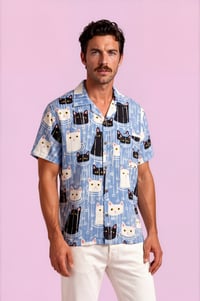 Camisa gatos al agua