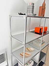 Image 3 of //ALQUILER// USM EN DOS TONOS DE GRIS Y CRISTALES