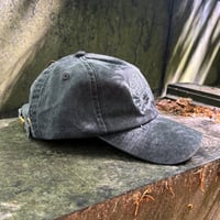 Image 3 of HUNDSKNECHT (Battle-worn Grey Cap)