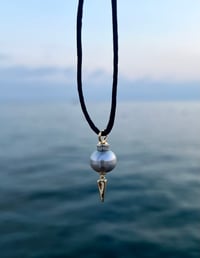 The Edison pearl pendant