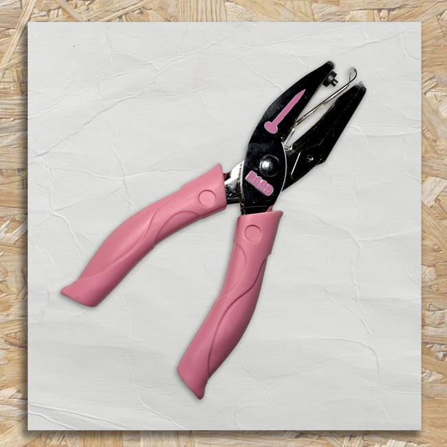 Squeak Hard Grip Punch