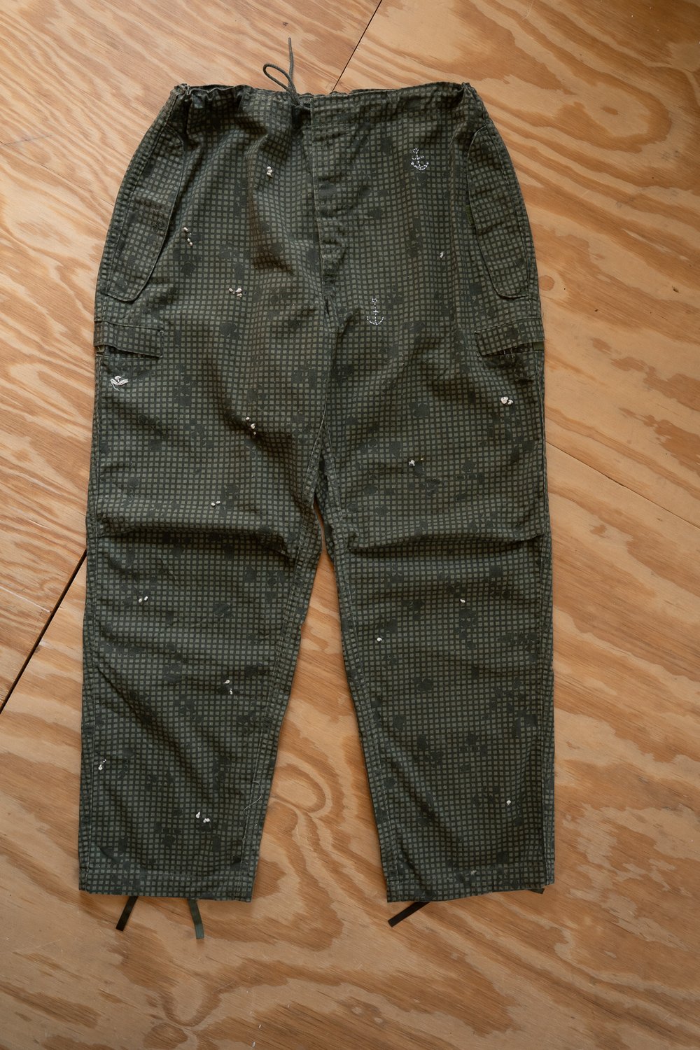 Image of [SAMPLE] Scarf Brothers Hand-Embroidered Night Camouflage Cargo Pants