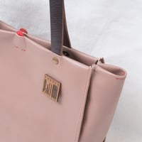 Image 7 of Ode to Charlie 2.0 smooth beige