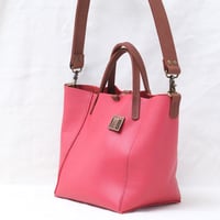 Image 4 of 3-Panel Two-way Tote in pebbled happy red