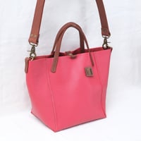 Image 2 of 3-Panel Two-way Tote in pebbled happy red