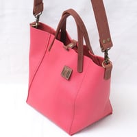 Image 5 of 3-Panel Two-way Tote in pebbled happy red