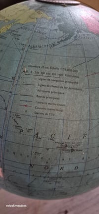 Image 4 of Globe terrestre vintage tripode doré, lumineux, CartesTaride, années 60
