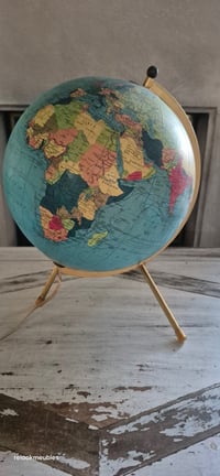 Image 1 of Globe terrestre vintage tripode doré, lumineux, CartesTaride, années 60