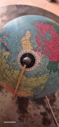 Image 8 of Globe terrestre vintage tripode doré, lumineux, CartesTaride, années 60