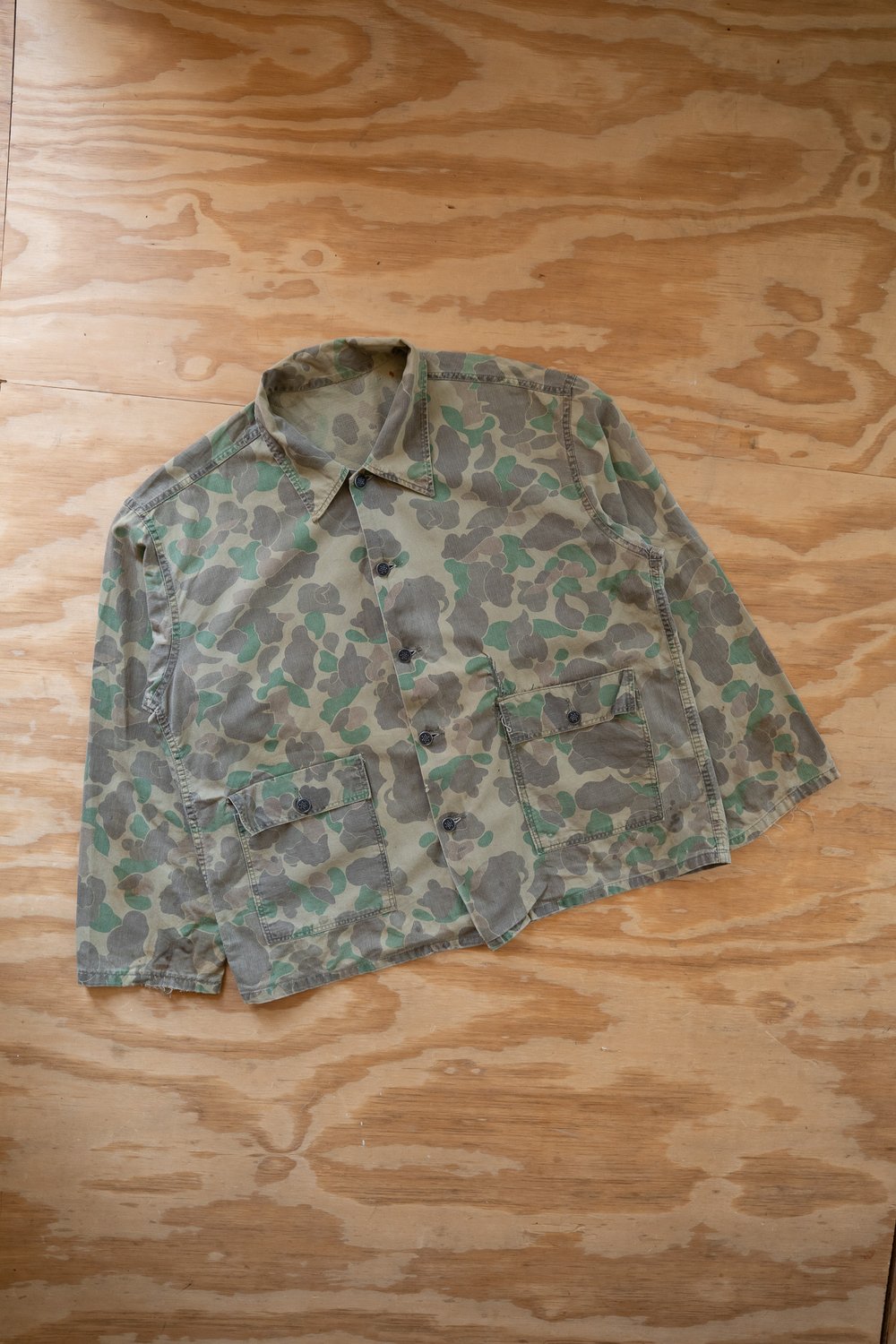 Image of Vintage 13 Star Button Duck Camo Hunting Jacket