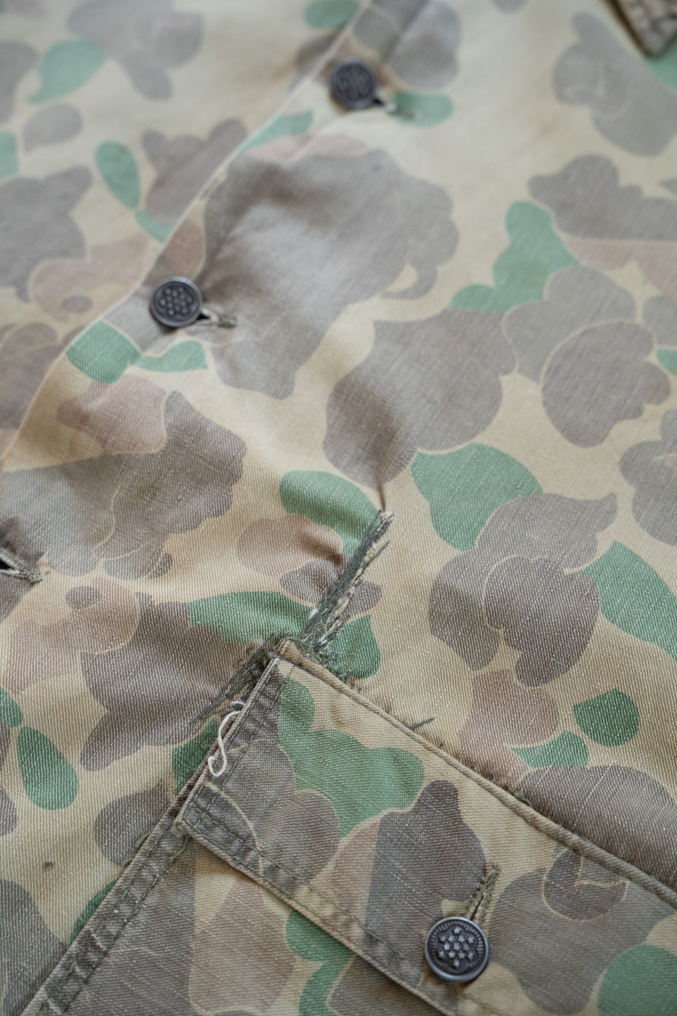 Image of Vintage 13 Star Button Duck Camo Hunting Jacket
