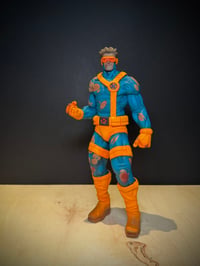 Image 3 of 001/001 BATTLE DAMAGE EYECLOPS RESIN ART TOY