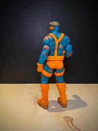 Image 5 of 001/001 BATTLE DAMAGE EYECLOPS RESIN ART TOY