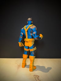 Image 4 of 001/001 BATTLE DAMAGE COMIC EYECLOPS RESIN ART TOY