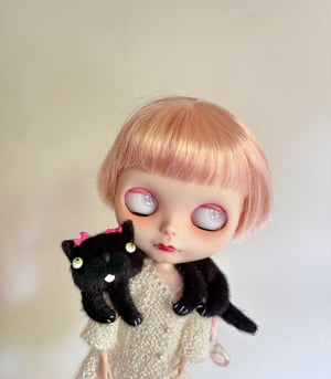 Image of Lazy Black Cat Scarf for Blythe Dolls 