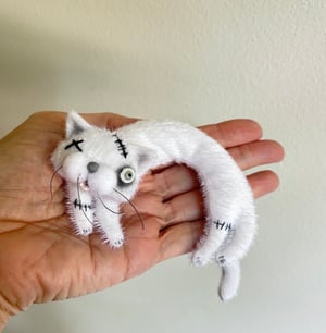 Image of Lazy Zombie Cat Scarf for Blythe Dolls 