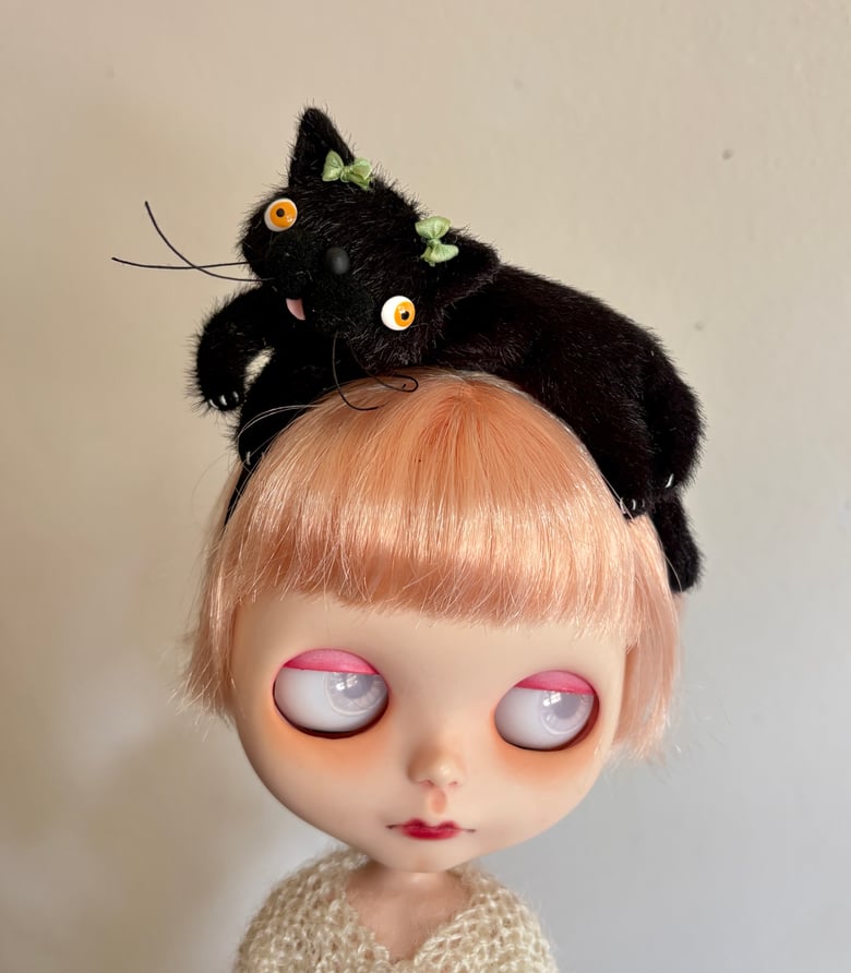 Image of Lazy Cat Headband for Blythe Dolls in Black