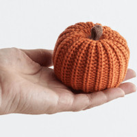 Image 2 of Knit pumpkins