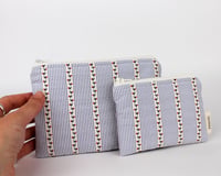 Image 3 of Pochette · fleurs rouges & rayures