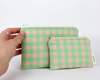 Image 1 of Pochette · vichy vert & rose