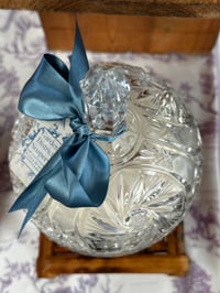 Image 2 of “Bella Donna” Heirloom Tomato Leaf 540 Baccarat in Lead Crystal Soy Candle 