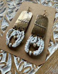 Image 2 of Peaces of Luanda brass and beads in natural color / n1