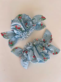 Image 2 of Bikini en Liberty Fabrics Bridgerton Tana Lawn Garden Blooms