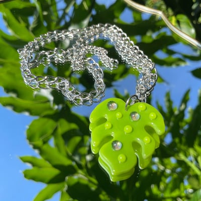 Image of Monstera Chain- Green Dots