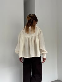 Image 3 of Gathered Linen Shirt 