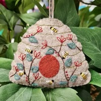 Image 6 of Beehive Felt Craft Mini Kit
