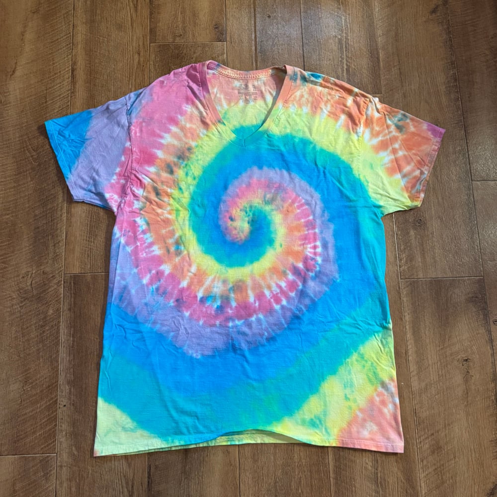 Image of X-LARGE TIEDYE (001)