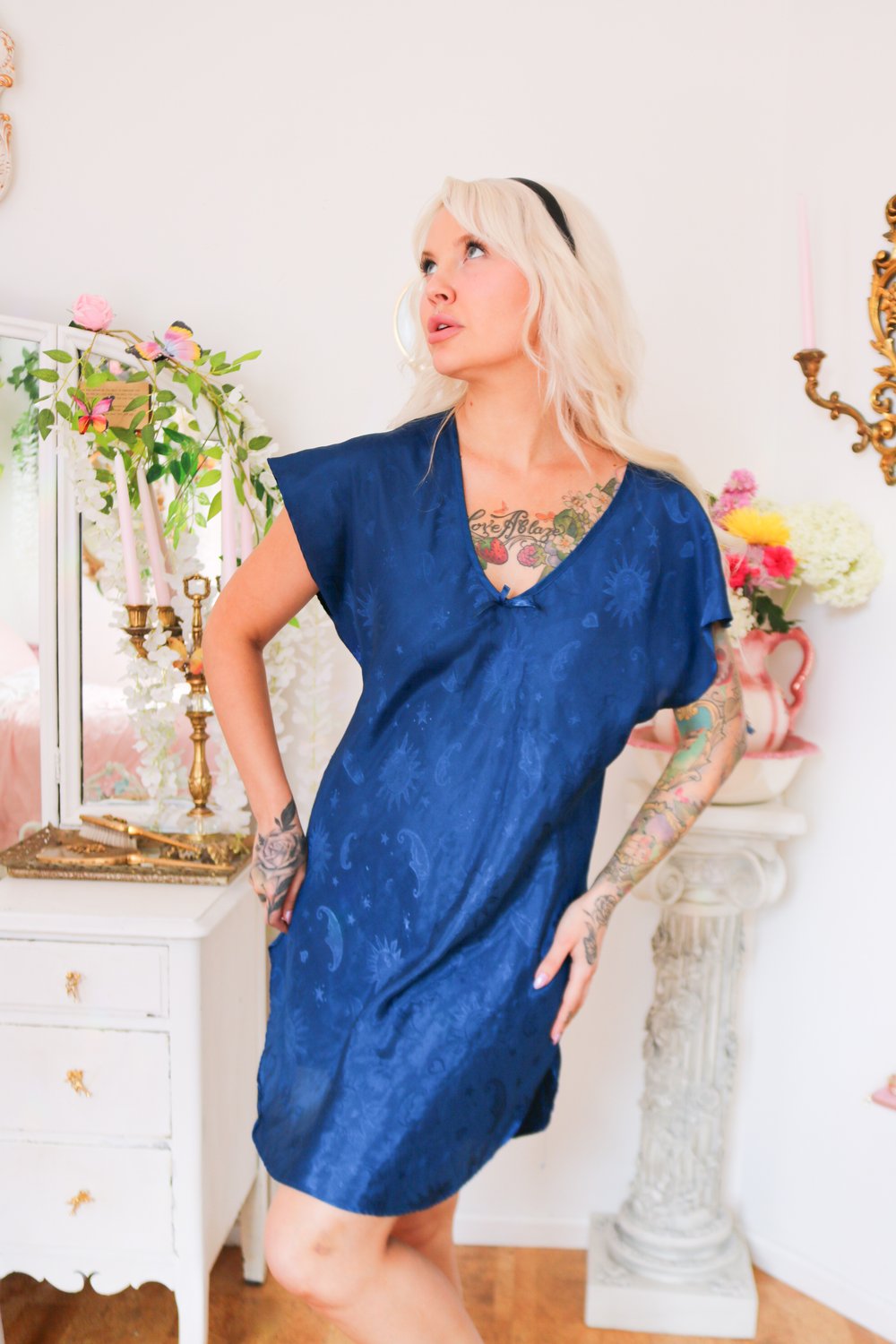 Y2K Secret Treasures Celestial Style Dark Blue Silky Nightgown (Medium)
