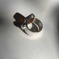 Image 2 of AMBER/PEARL ARMOUR RING (J)