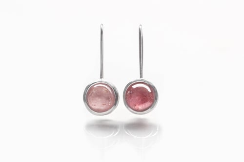 Image of "Be happy" earrings with tourmalines and inscription in Latin on another side  · SIS FELIX ·