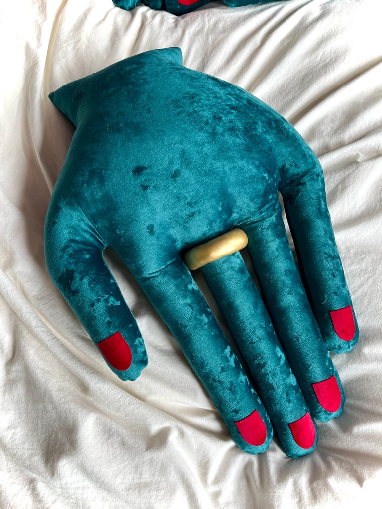 MARINA THROW