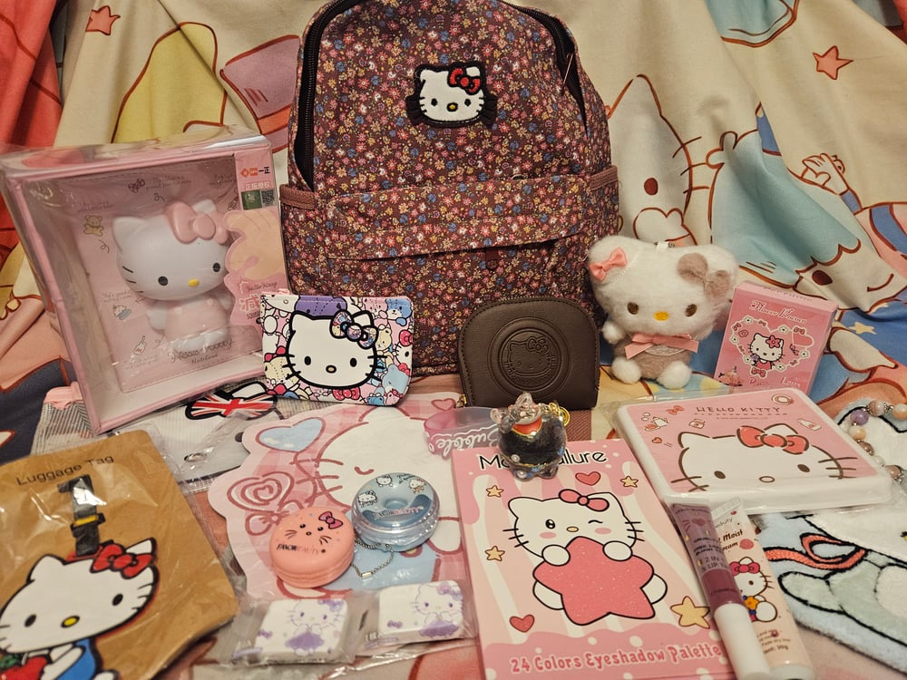 Image of Hello Kitty Flower Backpack Bundle 