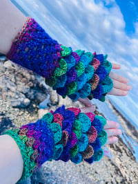 Peacock Dragon Gloves 