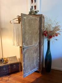 Image 4 of Armoire parisienne rénovée - Blanche