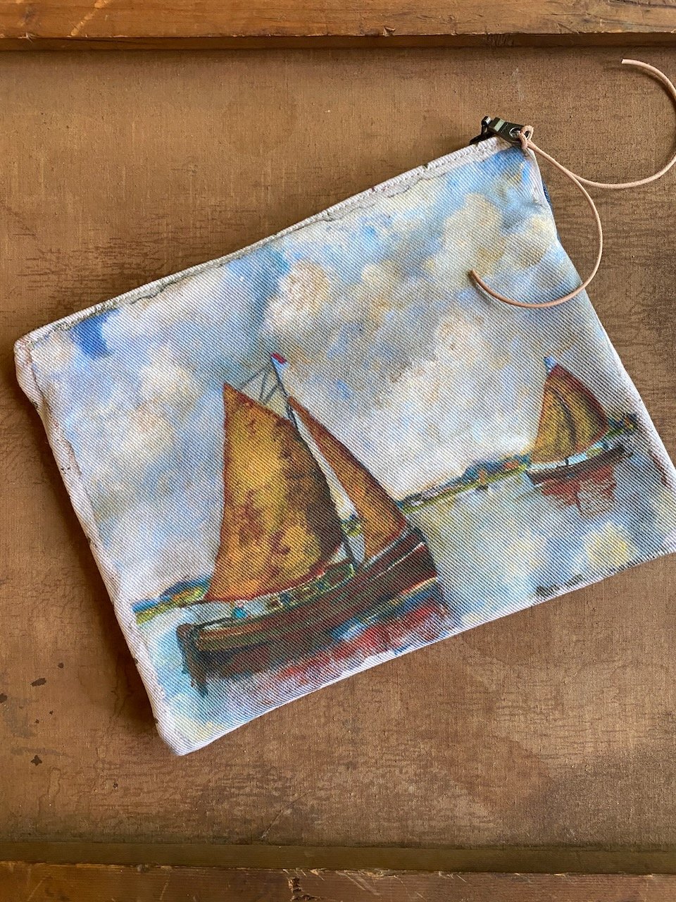 Image of two sails pouch