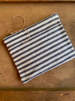 Image of white sails pouch