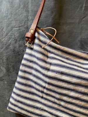 Image of white sails bag