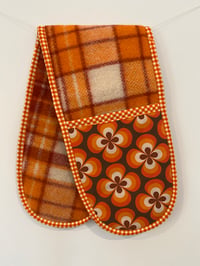 70’s Flower Oven Mitt 