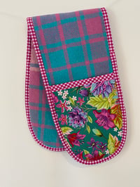 Image 1 of Magenta Floral Oven Mitt