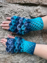 Aqua Dragon Gloves 