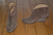 Image of Camel wedges