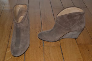 Image of Camel wedges