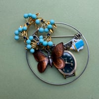 Image 1 of Broche Monde « SWANSON »