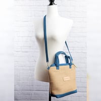 Image 5 of Bolso saquito NUT en arpillera  y denim azul medio